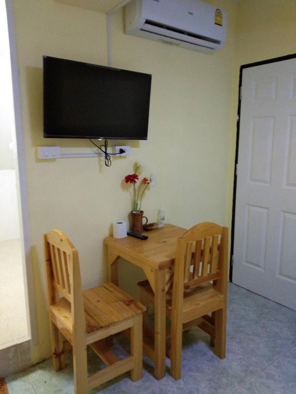 D House Hostel Банкок Екстериор снимка