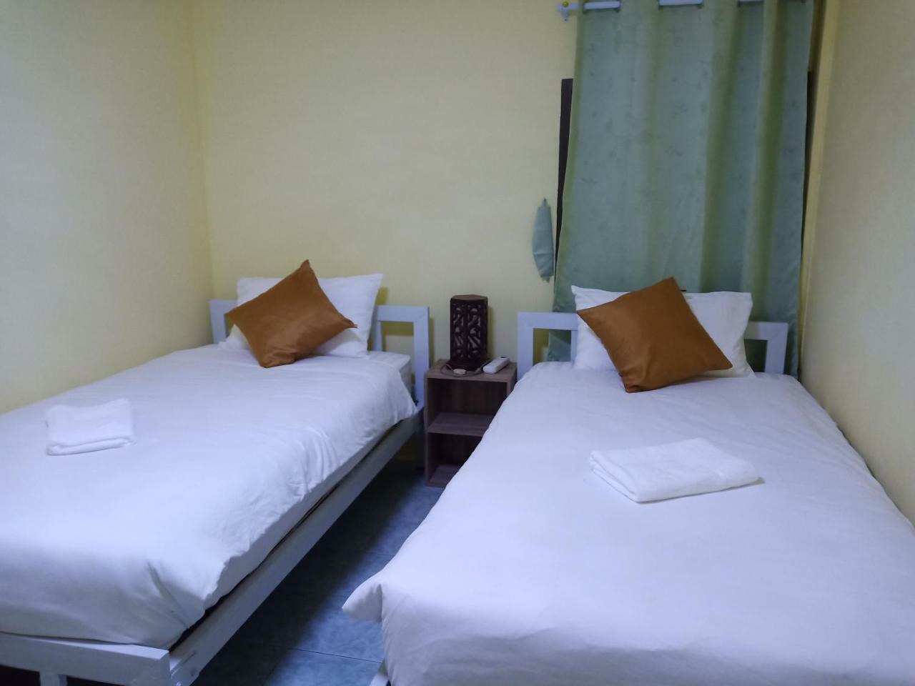 D House Hostel Банкок Екстериор снимка