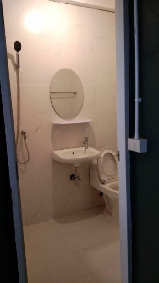 D House Hostel Банкок Екстериор снимка
