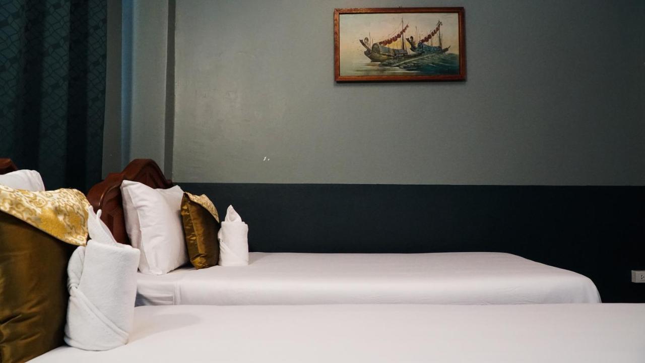 D House Hostel Банкок Екстериор снимка